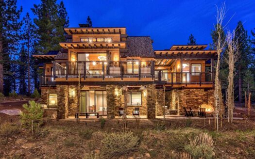 Lake Tahoe, Truckee California | 5-Bed Chalet In Gated Community