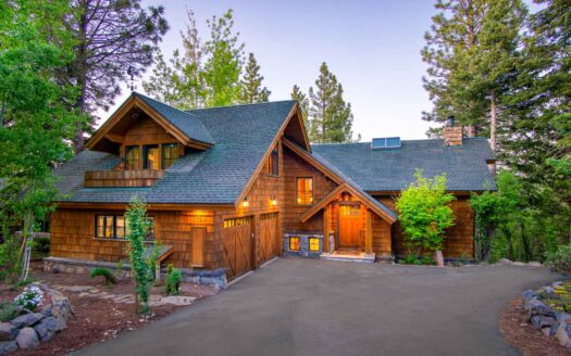 Lake Tahoe, Truckee California | 4-Bed Chalet With Golf Course Views