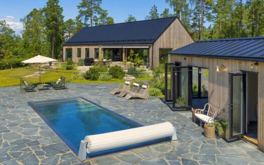 Värmdö, Sweden | 5-Bed House With Pool & Sauna