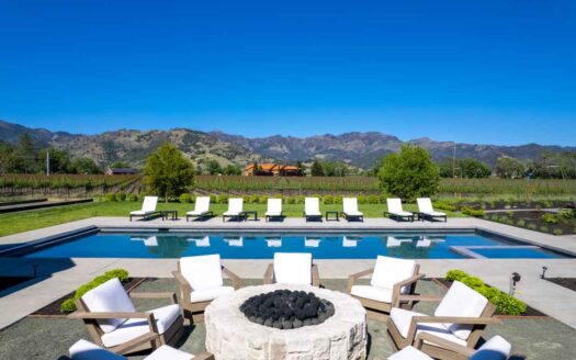 Calistoga, California | 7-Bed Estate With Vineyard Views