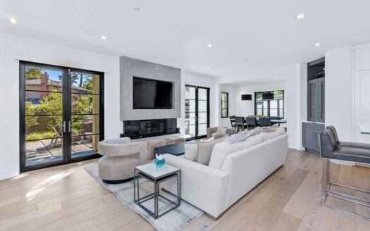 Carmel-by-the-Sea, Carmel California | 4-Bed Chalet In Village