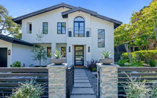 Carmel-by-the-Sea, Carmel California | 4-Bed Chalet In Village