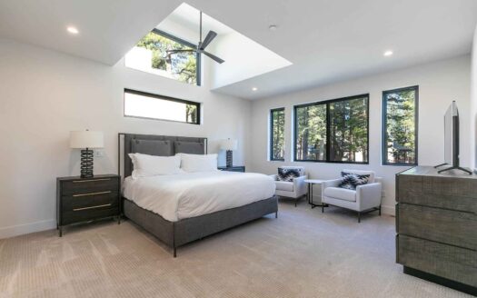 Incline Village, Nevada | 4-Bed Modern Home With Rooftop Deck