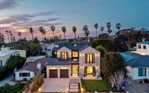 La Jolla, California | 4-Bed New Build Steps From Windansea Beach