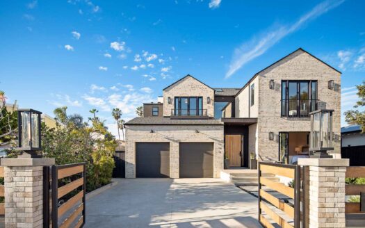 La Jolla, California | 4-Bed Chalet Village Location