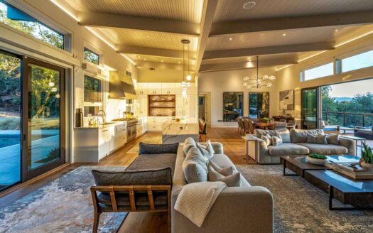 Napa, California | 5-Bed Chalet On Silverado Trail