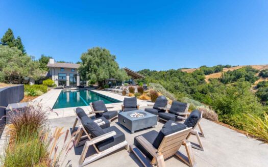 Napa Valley, California | 6-Bed Estate With Wine Cellar