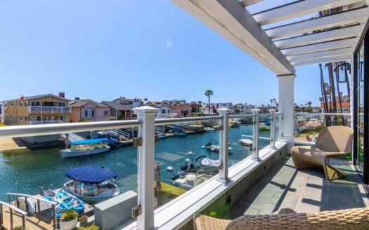 Newport Beach, California | 3-Bed Chalet On Bay