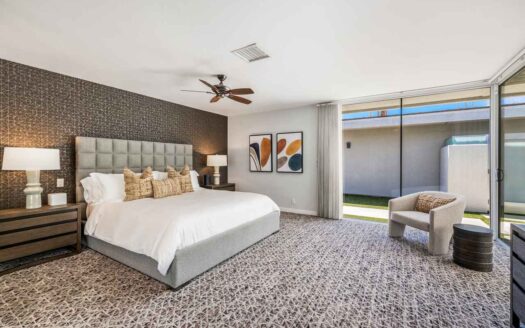 Palm Springs, California | 4-Bed Chalet With Walk-In Closets