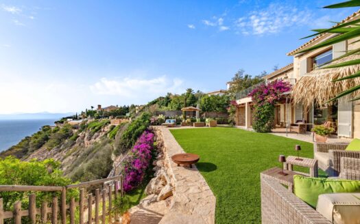 Puig de Ros, Mallorca Spain | 3-Bed Villa First Sea Line