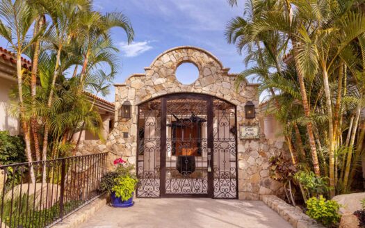 San Jose del Cabo, Mexico | 4-Bed Chalet Caleta Loma