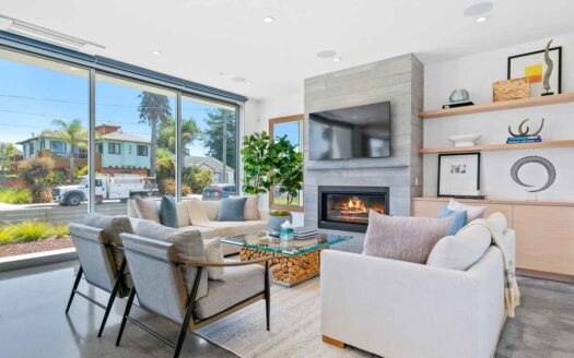 Santa Cruz, California | 5-Bed Chalet Beach Access