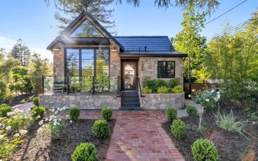 St. Helena, California | 3-Bed Chalet With Valley Views