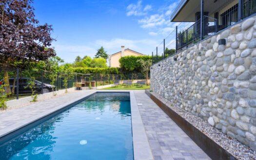 Torri del Benaco, Lake Garda Italy | 2-Bed Apartment With Pool