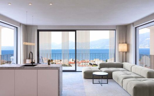 Torri del Benaco, Lake Garda Italy | 2-Bed Apartment Central Location