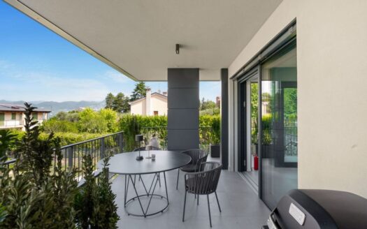 Torri del Benaco, Lake Garda Italy | 2-Bed Apartment With Pool