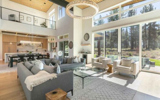 Lake Tahoe, Truckee California | 4-Bed Chalet With Golf Course Proximity