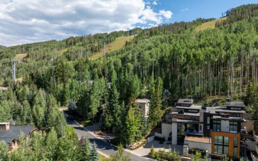 Vail, Colorado | 4-Bed Lionshead Home Steps From Ski Run