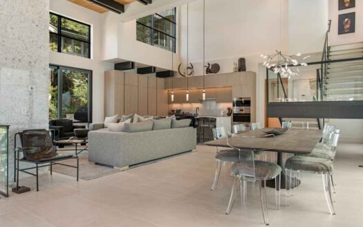 Vail, Colorado | 4-Bed Lionshead Home Steps From Ski Run