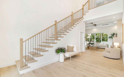 West Palm Beach, Florida | 5-Bed Estate With Pool