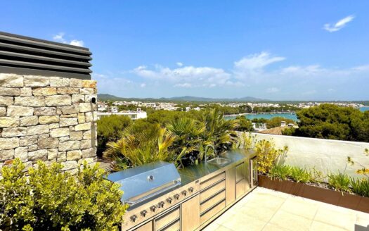 Portocolom, Mallorca Spain | 2-Bed Penthouse With Rooftop Hot Tub