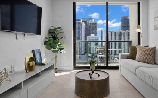 Brickell, Miami Florida | Luxury 2-Bed Apartment with pool Flexible Use
