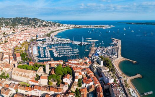 Cannes, Côte d’Azur | 3-Bed Garden Apartment Steps From Beach & Old Town