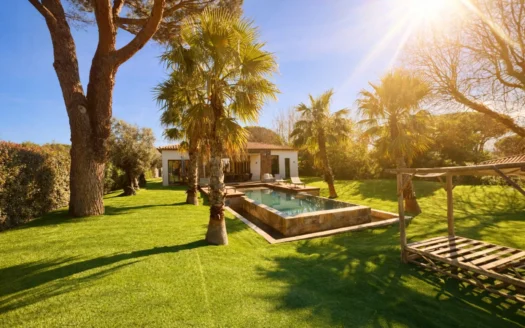 Grimaud, Côte d’Azur | 3+1 Bed Garden Villa With Pool, Sauna & Views Towards Saint-Tropez