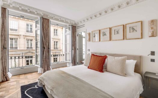 7th Arrondissement, Paris | 2-Bed Renovated Pied-à-Terre With Floor-to-Ceiling Windows