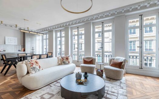 7th Arrondissement, Paris | 2-Bed Renovated Pied-à-Terre With Floor-to-Ceiling Windows
